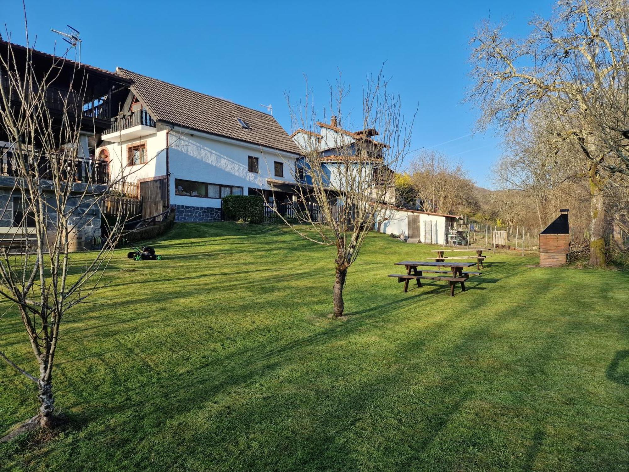 Alojamiento Con Jardin Y Barbacoa Onís Cameră foto